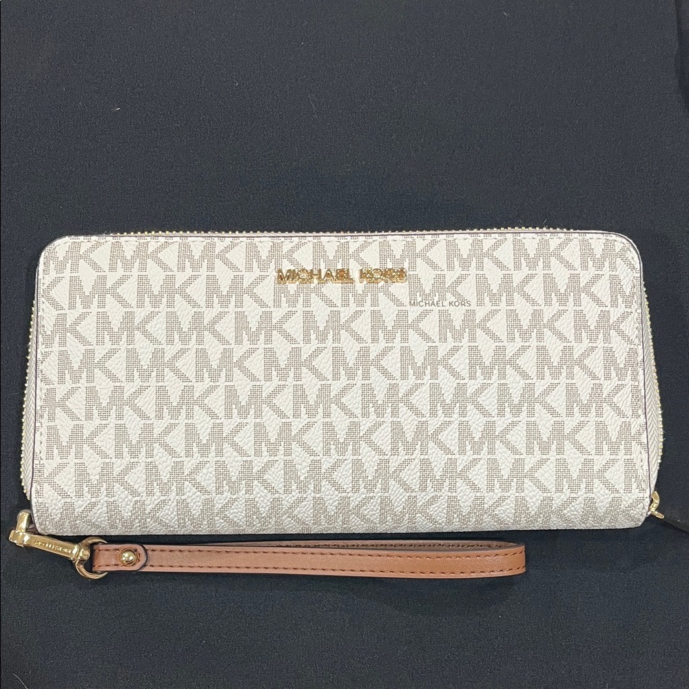 Michael Kors Cream and Tan Wristlet